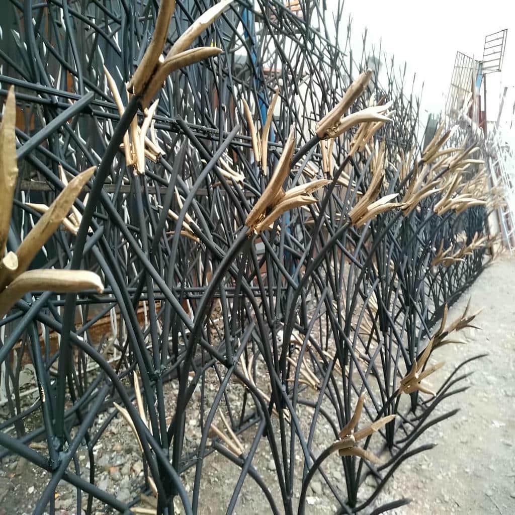 حفاظ لیلیوم با فرم تزئینی و شاخه های منظم
