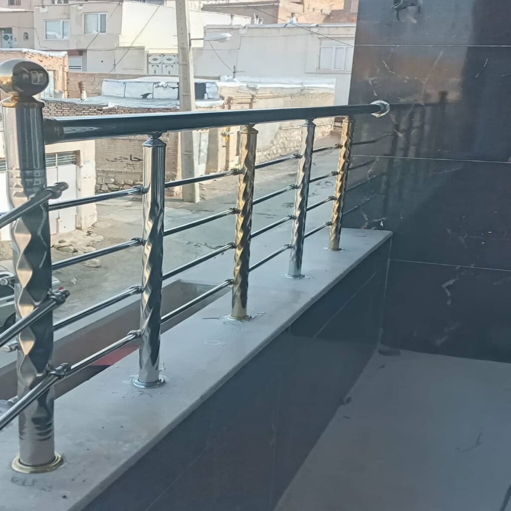 نرده پله فلزی مناسب فضای داخلی ویلا