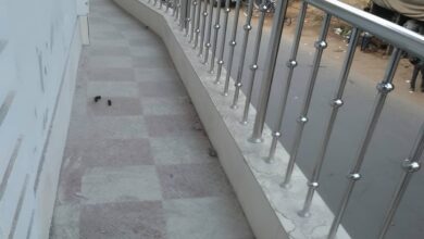 نرده پله مدرن در مرحله اندازه گیری راه پله