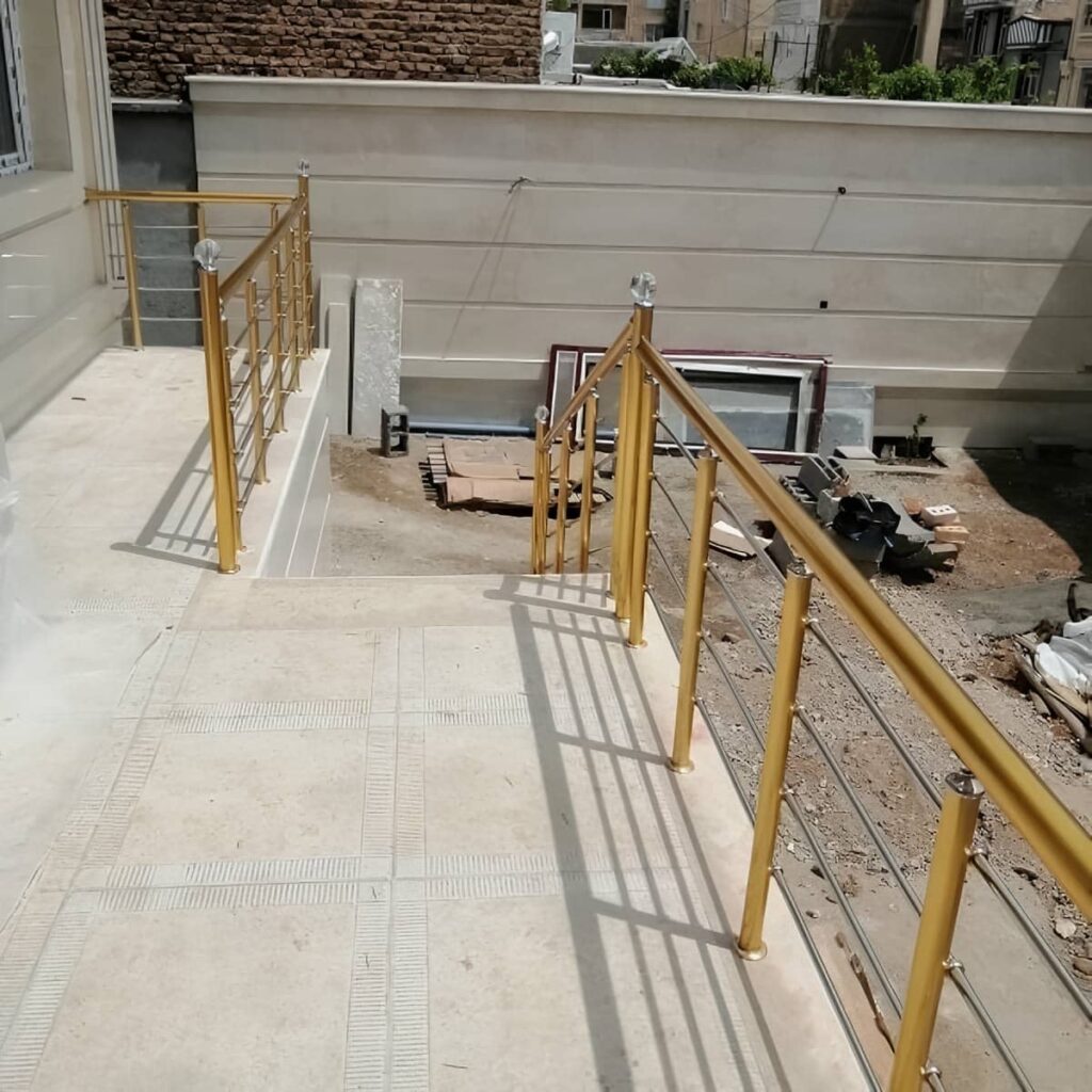 نرده آلومینیومی بالکن با پروفیل های یکدست آلومینیومی