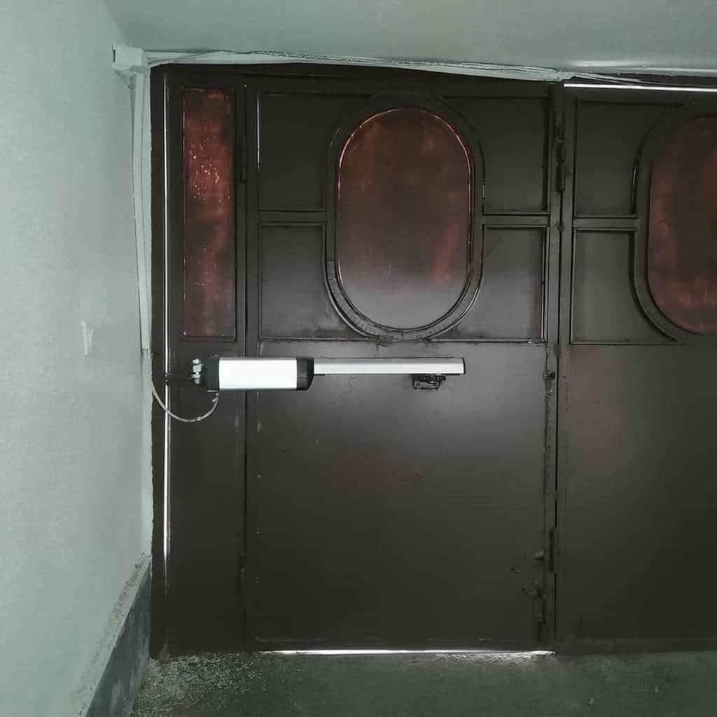 جک درب ویلایی بازویی برای ورودی لوکس
