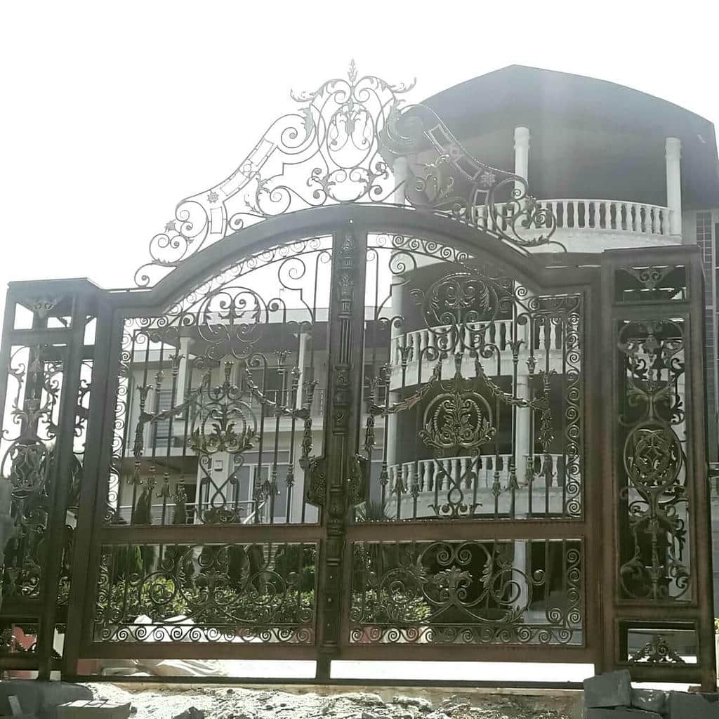 درب پارکینگ فلزی مناسب ورودی پروژه نوساز