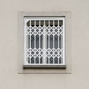 اهمیت استفاده از نرده حفاظ پنجره