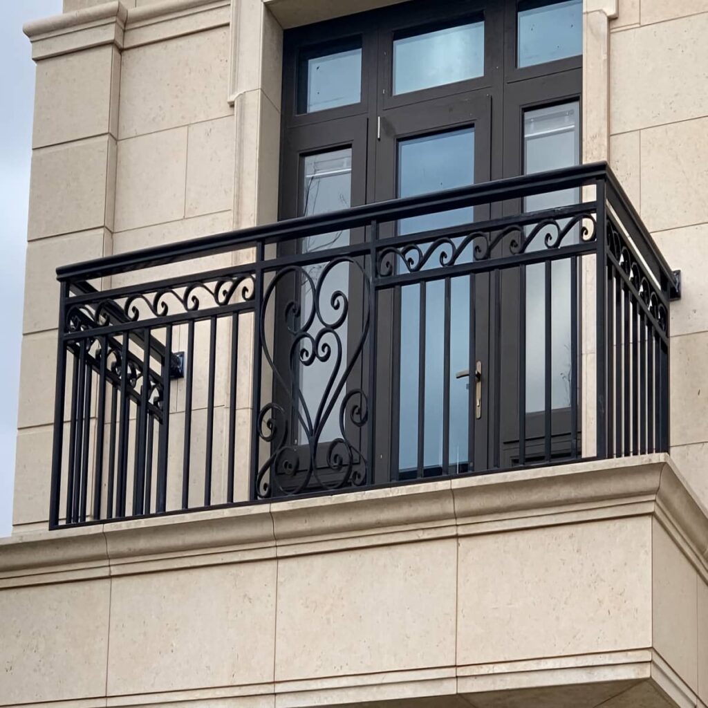 حفاظ بالکن استان اردبیل با ابعاد سفارشی