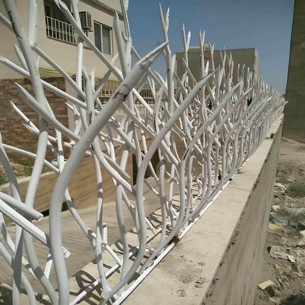 حفاظ دیوار با رنگ هماهنگ نمای ساختمان