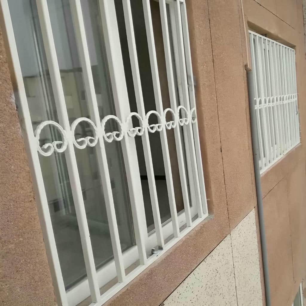 حفاظ پنجره آهنی سفارشی در بیرجند