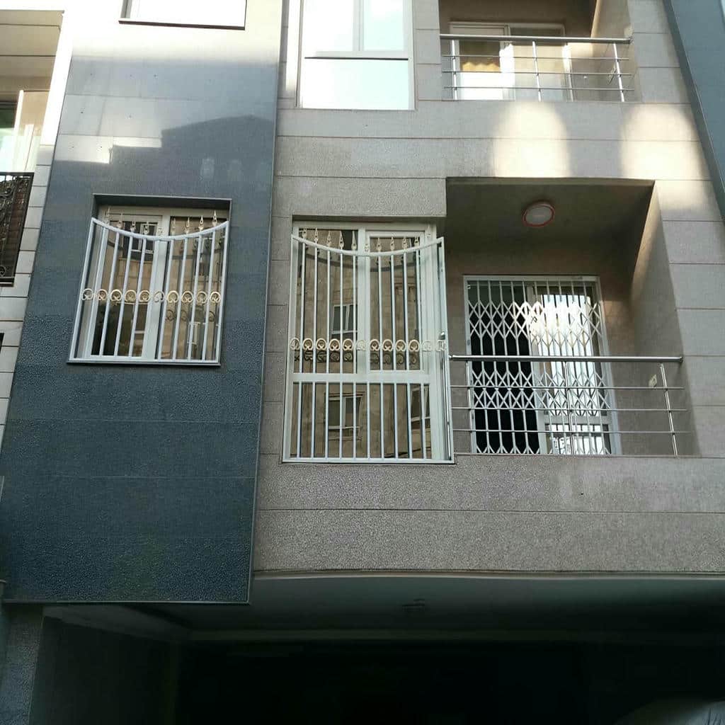 حفاظ پنجره ساده با ابعاد اختصاصی