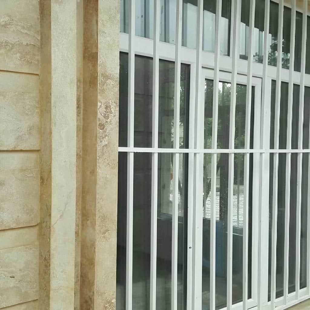 حفاظ پنجره مشکی با ابعاد اختصاصی کرمان
