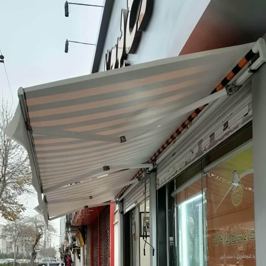 سایبان بازویی استان خراسان رضوی با پارچه روشن
