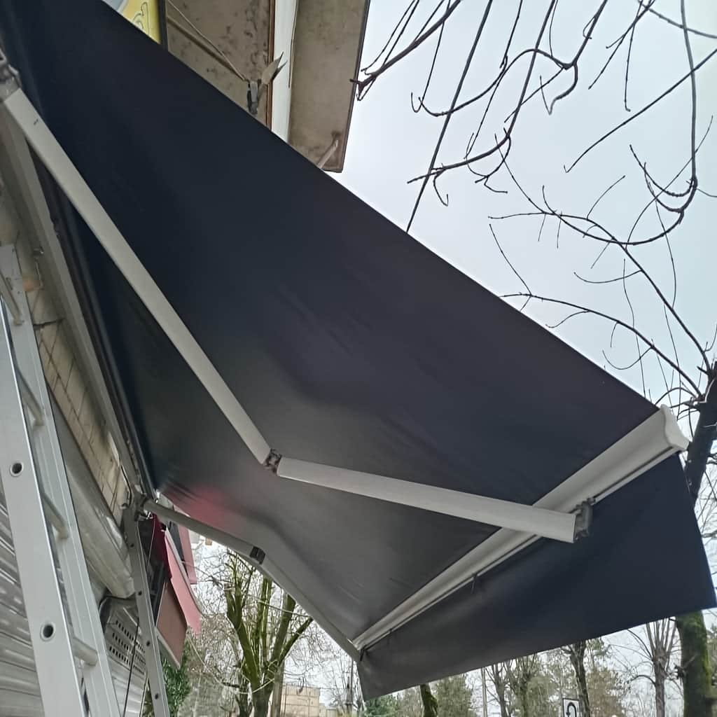 سایبان برقی استان همدان هنگام اندازه گیری تخصصی