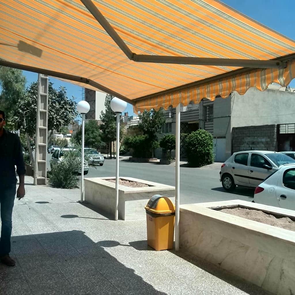 سایه بان متحرک استان فارس با پوشش روشن سایه بان متحرک استان فارس با پوشش روشن