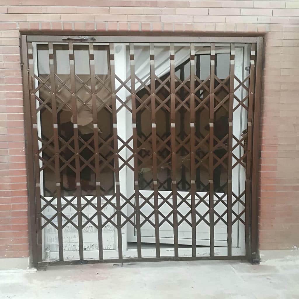 محافظ ورودی فلزی هماهنگ با چهارچوب استان همدان محافظ ورودی فلزی هماهنگ با چهارچوب استان همدان