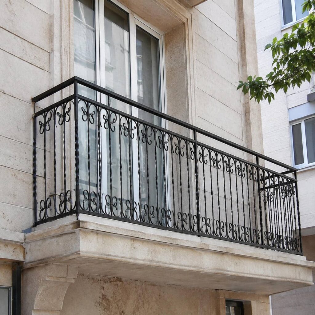 نرده بالکن سفارشی کرج با فرم مدرن