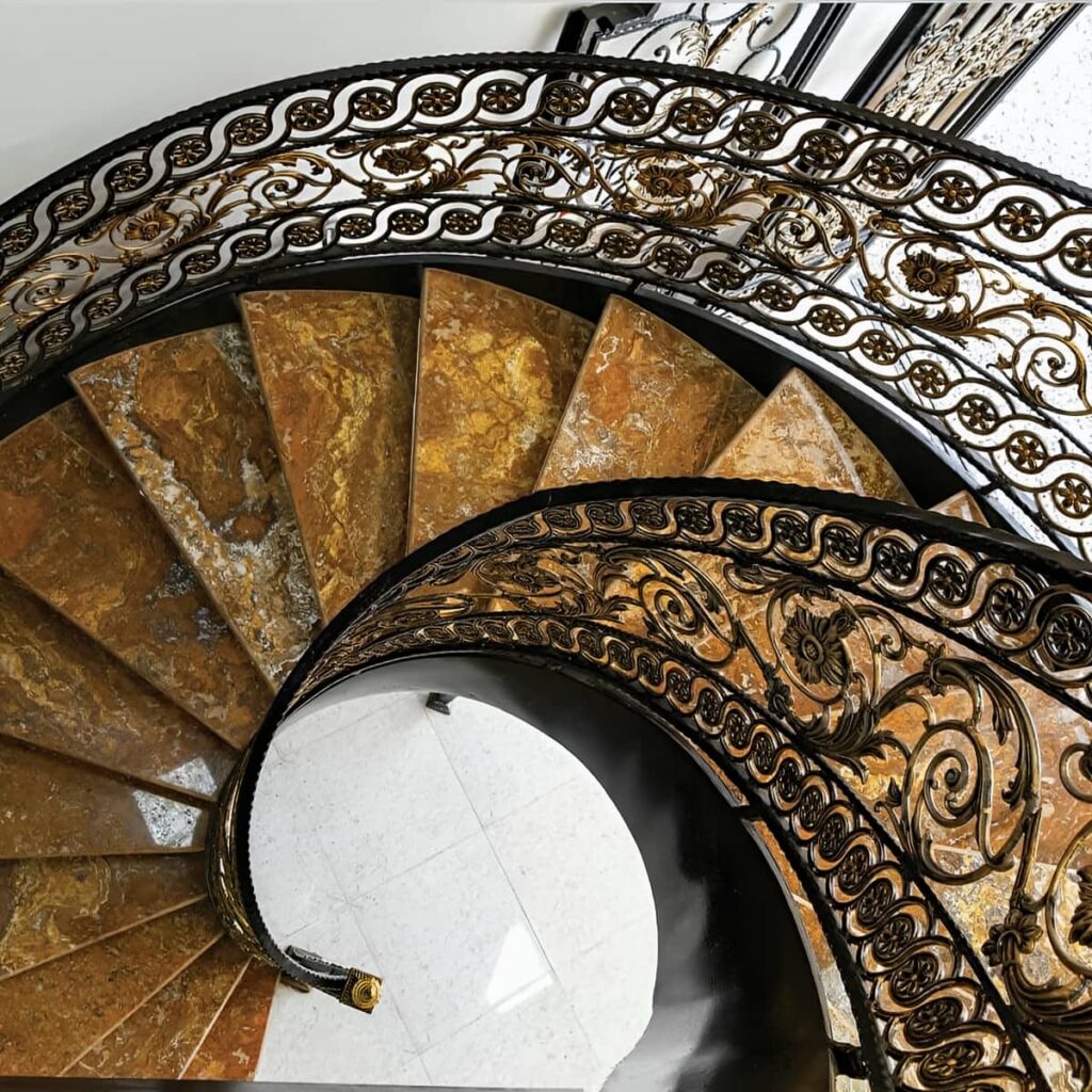 هندریل فلزی با ابعاد اختصاصی پروژه