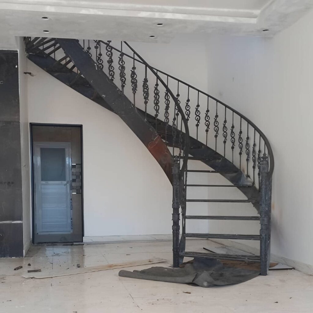 هندریل فلزی هماهنگ با پروژه نوساز