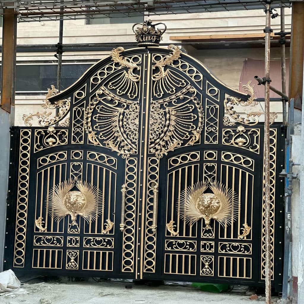 ورودی آهنی مناسب بازسازی ساختمان قدیمی