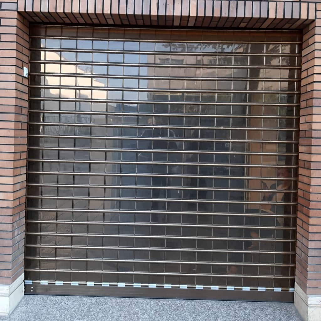 کرکره برقی سفید سفارشی در اصفهان