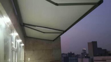 سایبان برقی شهرکرد کنار نمای کلاسیک ساختمان